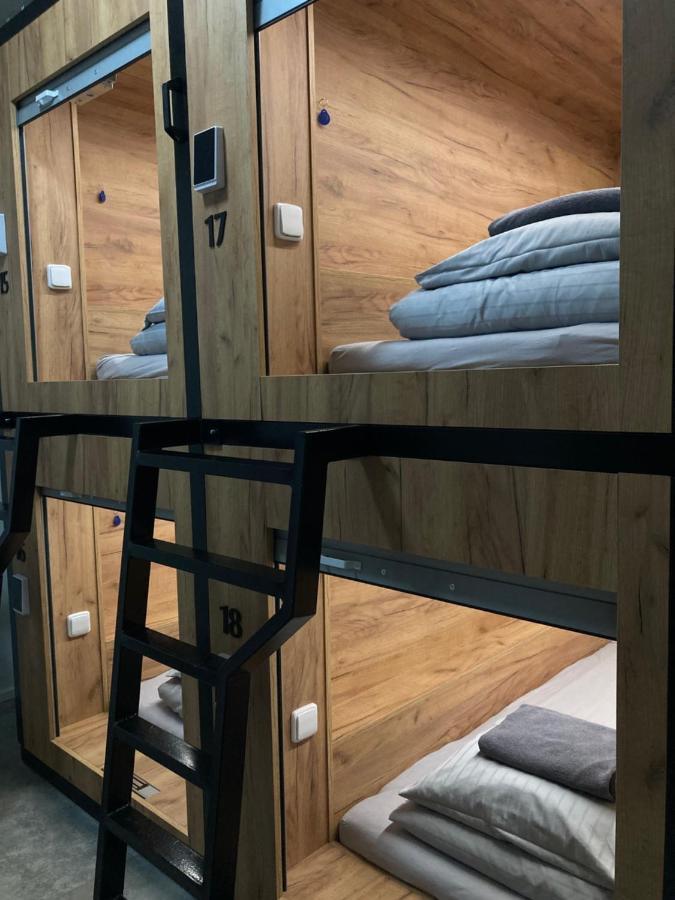 Capsule Hostel Zizkov Tower Prag Eksteriør billede