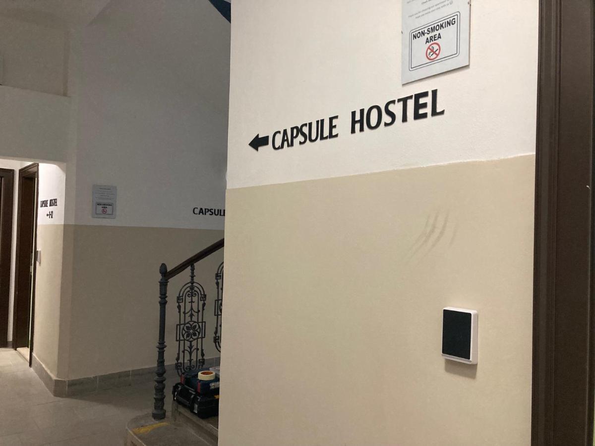 Capsule Hostel Zizkov Tower Prag Eksteriør billede