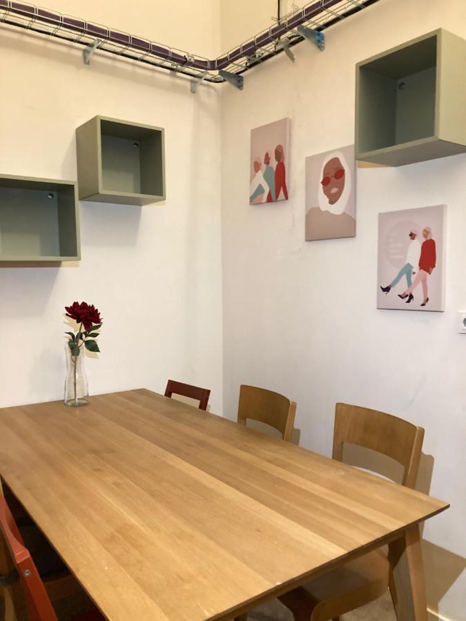 Capsule Hostel Zizkov Tower Prag Eksteriør billede
