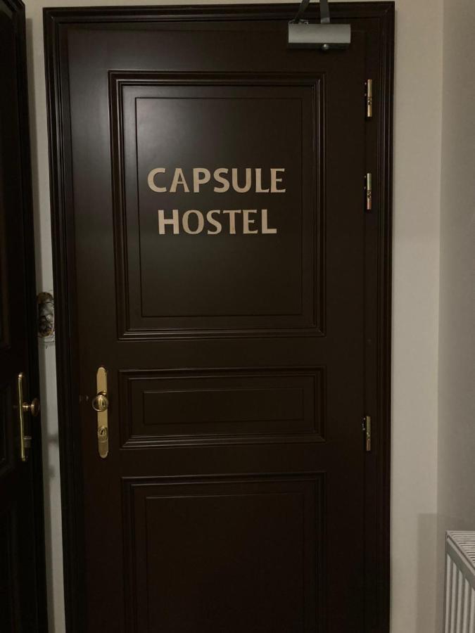 Capsule Hostel Zizkov Tower Prag Eksteriør billede