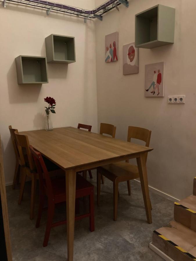 Capsule Hostel Zizkov Tower Prag Eksteriør billede