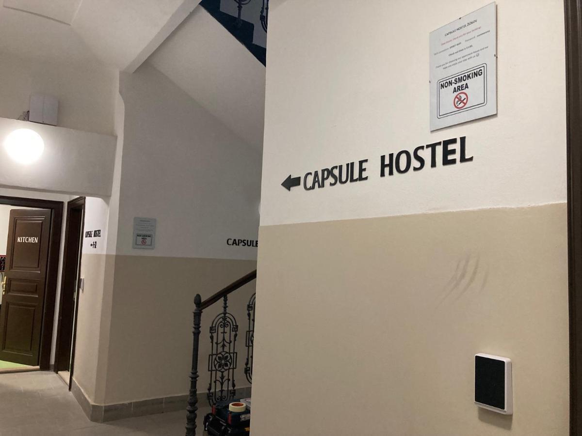 Capsule Hostel Zizkov Tower Prag Eksteriør billede