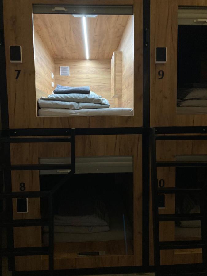 Capsule Hostel Zizkov Tower Prag Eksteriør billede